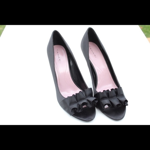 Tahari Peep toe pumps - Picture 4 of 8